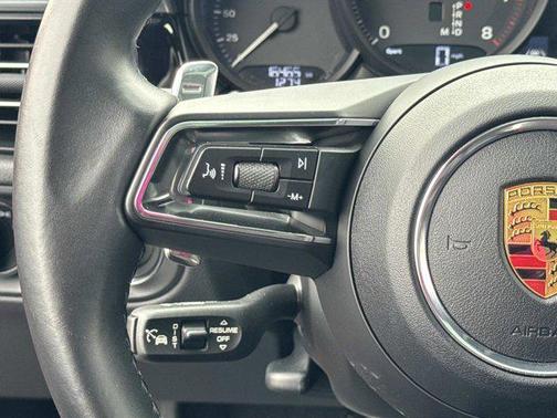 2022 Porsche Macan Base