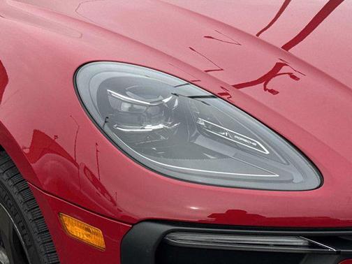 2022 Porsche Macan Base