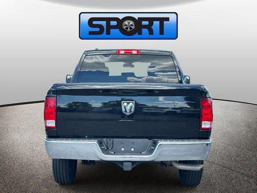 Diamond Black Crystal Pearlcoat 2021 RAM 1500 Classic SLT