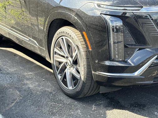 Stellar Black Metallic 2024 Cadillac XT6 Luxury AWD