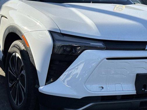 Summit White 2024 Chevrolet Blazer EV eAWD LT