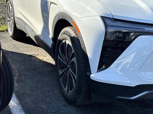 Summit White 2024 Chevrolet Blazer EV eAWD LT