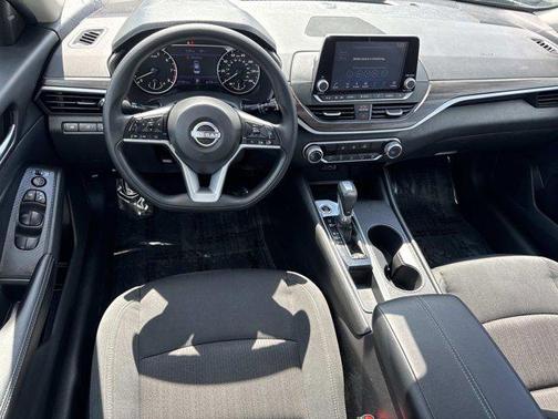 Gun Metallic 2025 Nissan Altima SV FWD