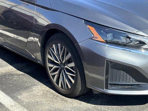 Gun Metallic 2025 Nissan Altima SV FWD