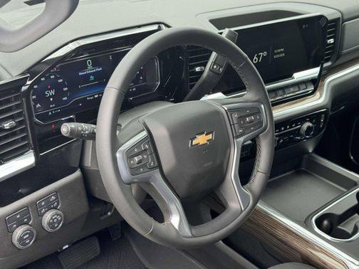 2025 Chevrolet Silverado 3500 LT