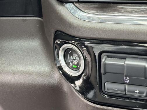 Iridescent Pearl Tricoat 2023 Chevrolet Silverado 1500 LTZ