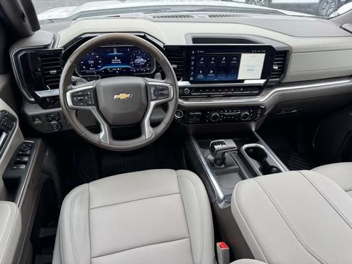 Iridescent Pearl Tricoat 2023 Chevrolet Silverado 1500 LTZ