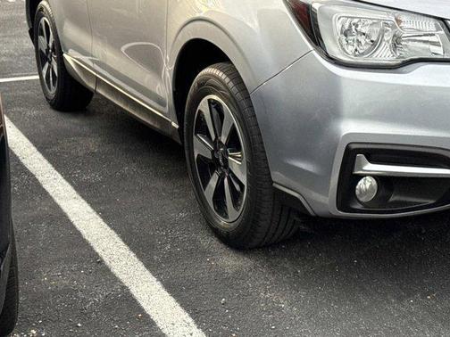 Ice Silver Metallic 2017 Subaru Forester 2.5i Limited