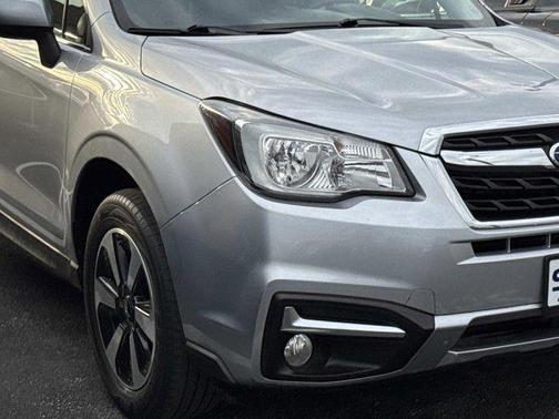 Ice Silver Metallic 2017 Subaru Forester 2.5i Limited