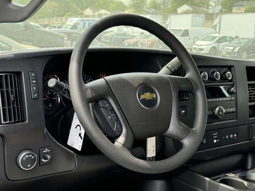 2025 Chevrolet Express 2500 RWD 2500 Regular Wheelbase WT