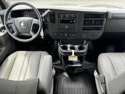 2025 Chevrolet Express 2500 RWD 2500 Regular Wheelbase WT