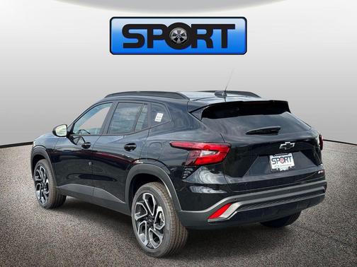 Mosaic Black Metallic 2026 Chevrolet Trax FWD 2RS