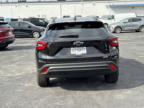 Mosaic Black Metallic 2026 Chevrolet Trax FWD 2RS