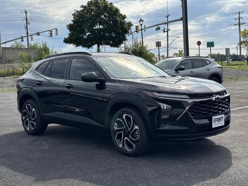 Mosaic Black Metallic 2026 Chevrolet Trax FWD 2RS