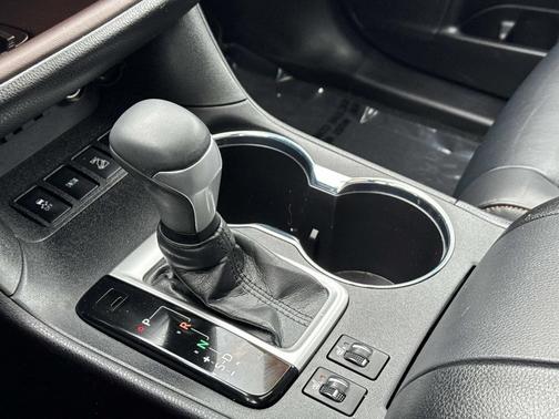 Ooh La La Rouge Mica 2019 Toyota Highlander XLE