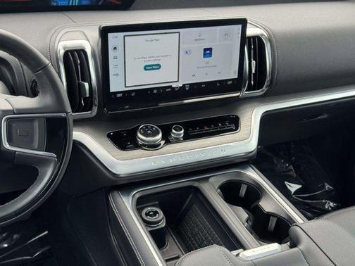 Oxford White 2025 Ford Expedition Platinum