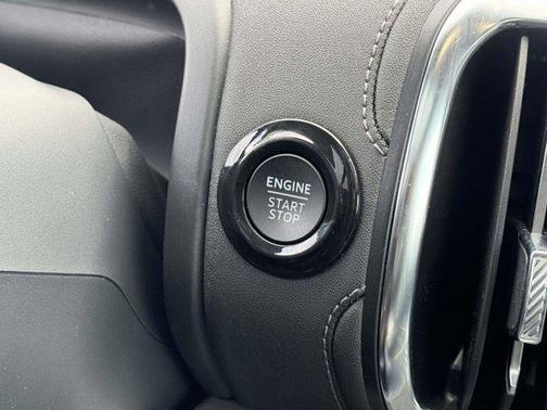 Oxford White 2025 Ford Expedition Platinum