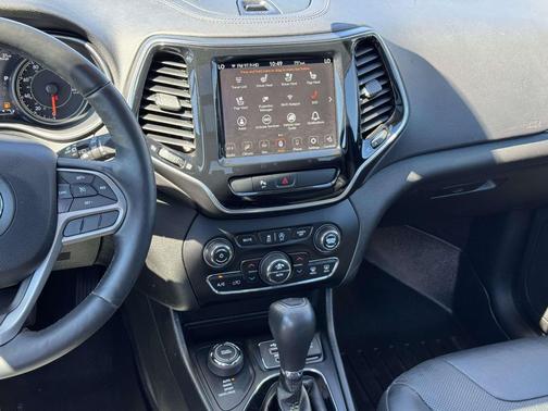 Olive Green Pearlcoat 2019 Jeep Cherokee Limited