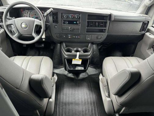 2025 Chevrolet Express 2500 RWD 2500 Regular Wheelbase WT