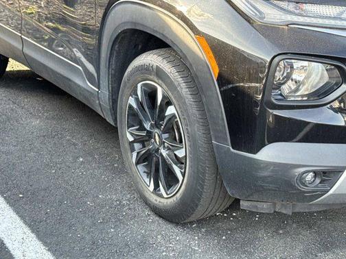 Mosaic Black Metallic 2021 Chevrolet Trailblazer LT