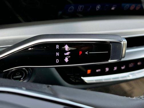 2024 Cadillac LYRIQ Luxury w/1SE