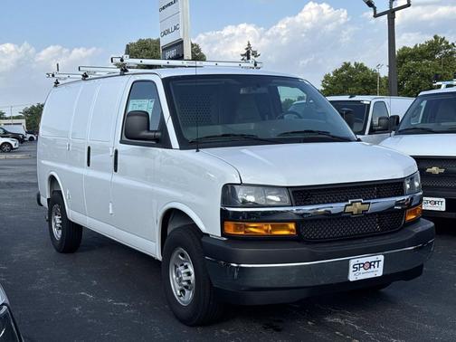 Summit White 2026 Chevrolet Express 2500 LT