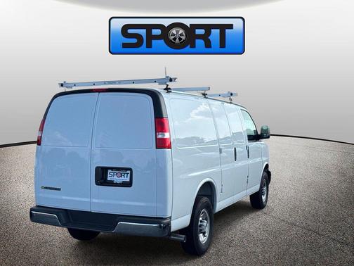 Summit White 2026 Chevrolet Express 2500 LT
