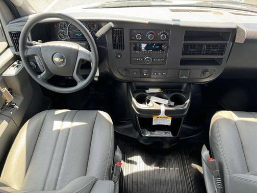 2025 Chevrolet Express 2500 RWD 2500 Regular Wheelbase WT