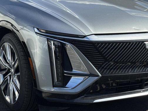 Argent Silver Metallic 2025 Cadillac LYRIQ Luxury