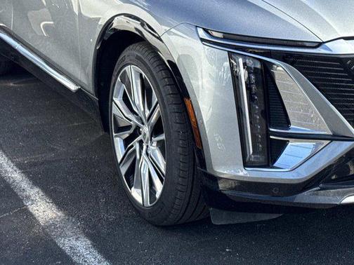 Argent Silver Metallic 2025 Cadillac LYRIQ Luxury