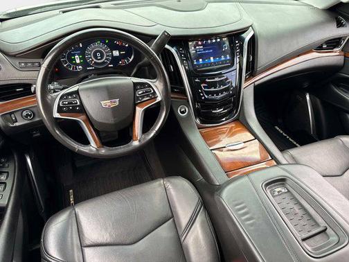 2018 Cadillac Escalade ESV Premium Luxury