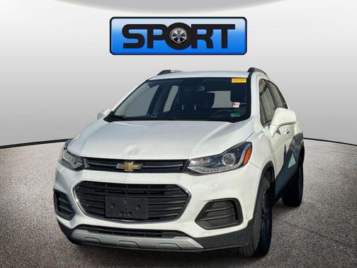 Summit White 2019 Chevrolet Trax LT