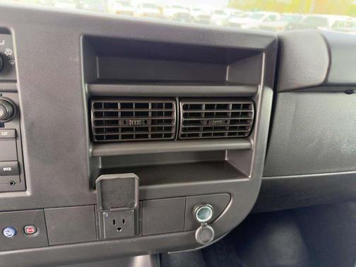 2025 Chevrolet Express 2500 RWD 2500 Regular Wheelbase WT