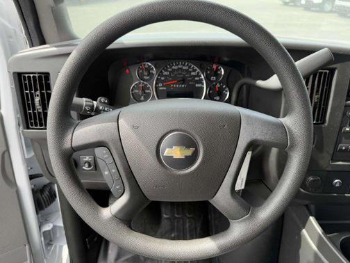2025 Chevrolet Express 2500 RWD 2500 Regular Wheelbase WT
