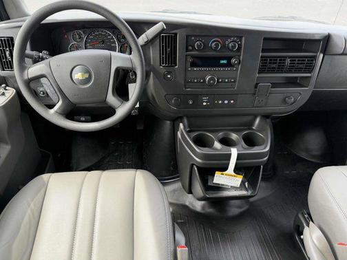 2025 Chevrolet Express 2500 RWD 2500 Regular Wheelbase WT