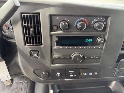 2025 Chevrolet Express 2500 RWD 2500 Regular Wheelbase WT