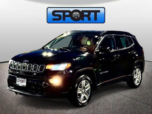 Diamond Black Crystal Pearlcoat 2022 Jeep Compass Latitude