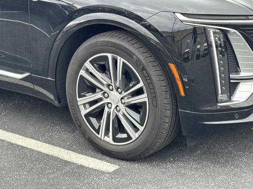 Stellar Black Metallic 2024 Cadillac LYRIQ Luxury