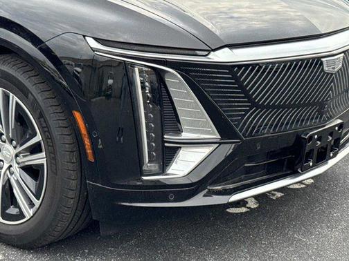 Stellar Black Metallic 2024 Cadillac LYRIQ Luxury