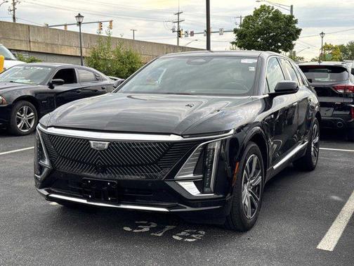 Stellar Black Metallic 2024 Cadillac LYRIQ Luxury