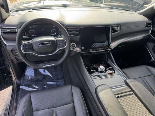 2023 Jeep Wagoneer L Series III 4x4