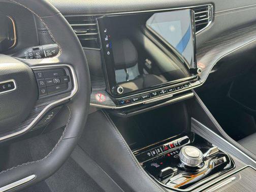 2023 Jeep Wagoneer L Series III 4x4