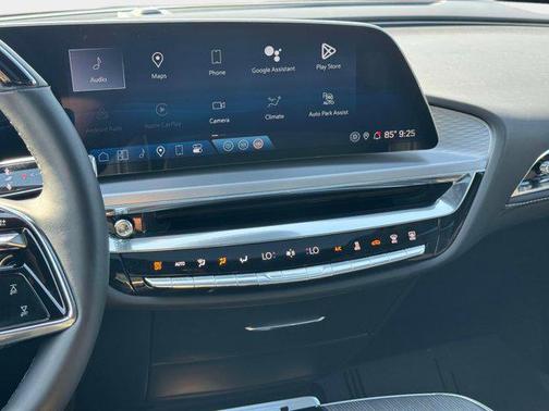 2024 Cadillac LYRIQ Luxury w/1SE