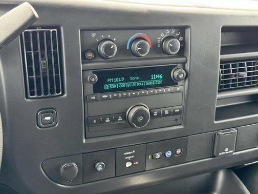 2025 Chevrolet Express 2500 RWD 2500 Regular Wheelbase WT
