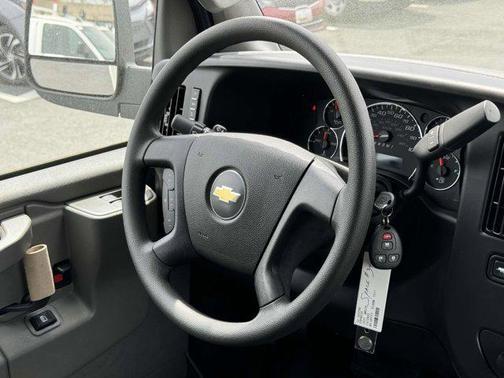 2025 Chevrolet Express 2500 RWD 2500 Regular Wheelbase WT
