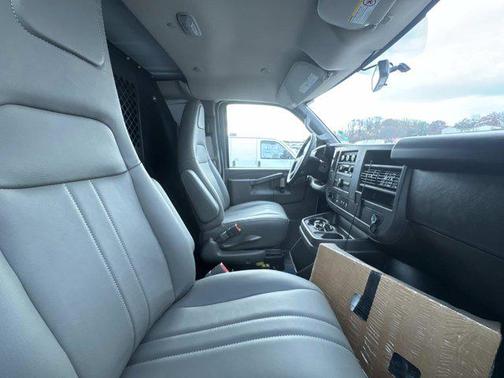 2025 Chevrolet Express 2500 RWD 2500 Regular Wheelbase WT