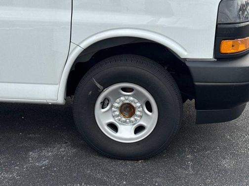 2025 Chevrolet Express 2500 RWD 2500 Regular Wheelbase WT