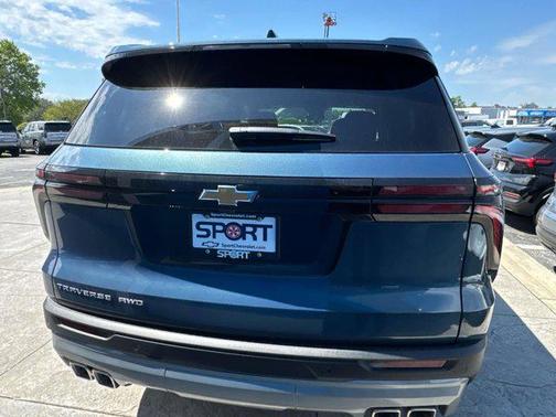 GXP LAKESHORE BLUE METALLIC 2026 Chevrolet Traverse LT
