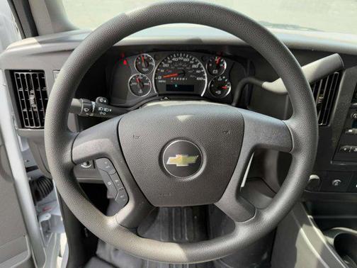2025 Chevrolet Express 2500 RWD 2500 Regular Wheelbase WT