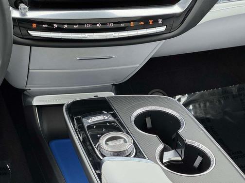 Crystal White Tricoat 2024 Cadillac LYRIQ Sport